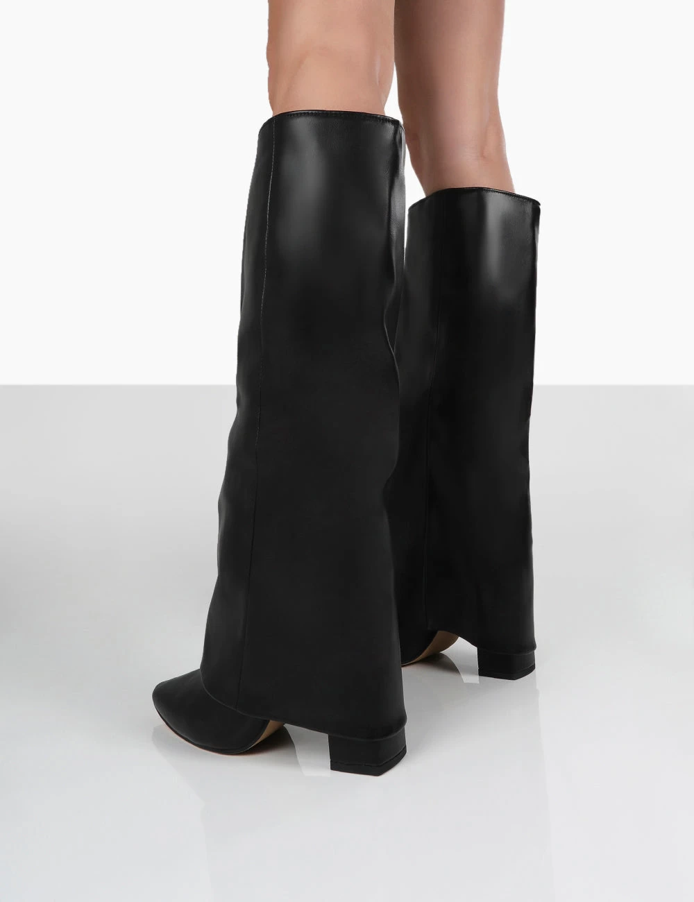 Zendaya Black Pointed Toe Knee High Block Boots 3 Zendaya Black Pointed Toe Knee High Block Boots - Image 3