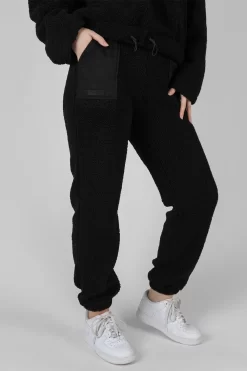 Borg Joggers Black -Chic Step Shop 08.11 1449 e77ffb3e 69e6 4fd8 b833 4fc5b580dde9