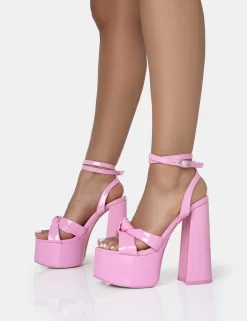 Leo Edition Wide Fit Baby Pink Patent Platform High Heels 6 Leo Edition Wide Fit Baby Pink Patent Platform High Heels -Chic Step Shop 771A1665 scaled