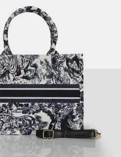 The Billie Canvas Navy Tote Bag 5 The Billie Canvas Navy Tote Bag -Chic Step Shop 771A7801copy