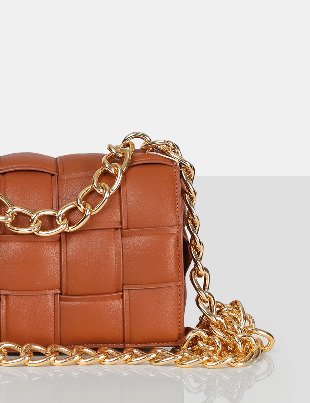 The Brodie Tan Premium Woven Shoulder Bag 3 The Brodie Tan Premium Woven Shoulder Bag - Image 3