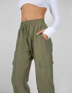 SPLIT HEM CARGO TROUSERS KHAKI -Chic Step Shop kaiia02.050495 scaled